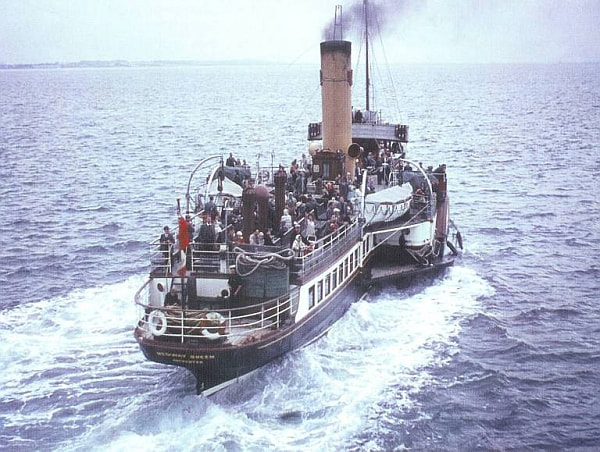 Medway Queen leaving Southend.